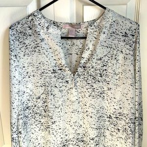 Forever 21 cream and Black blouse size M long sleeve silver buttons v-neck